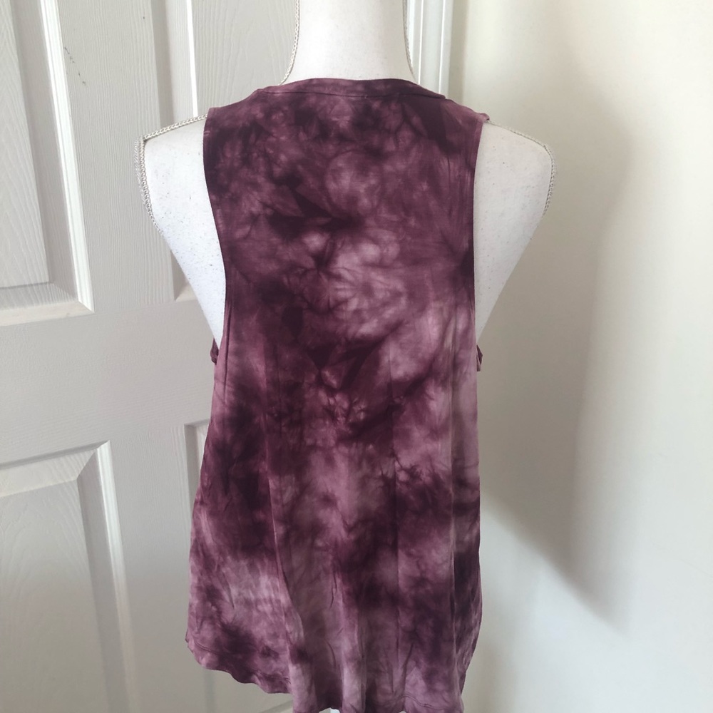 📚 2/$12 American Eagle Outfitters Tank - Picture 5 of 5